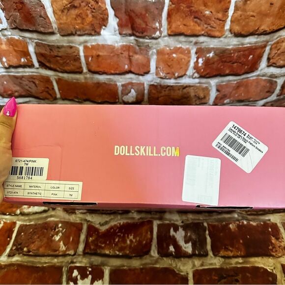 NWT Sugar Thrillz opalescent sequin heart plush cascade dreams platforms Sz 7 - Picture 10 of 10